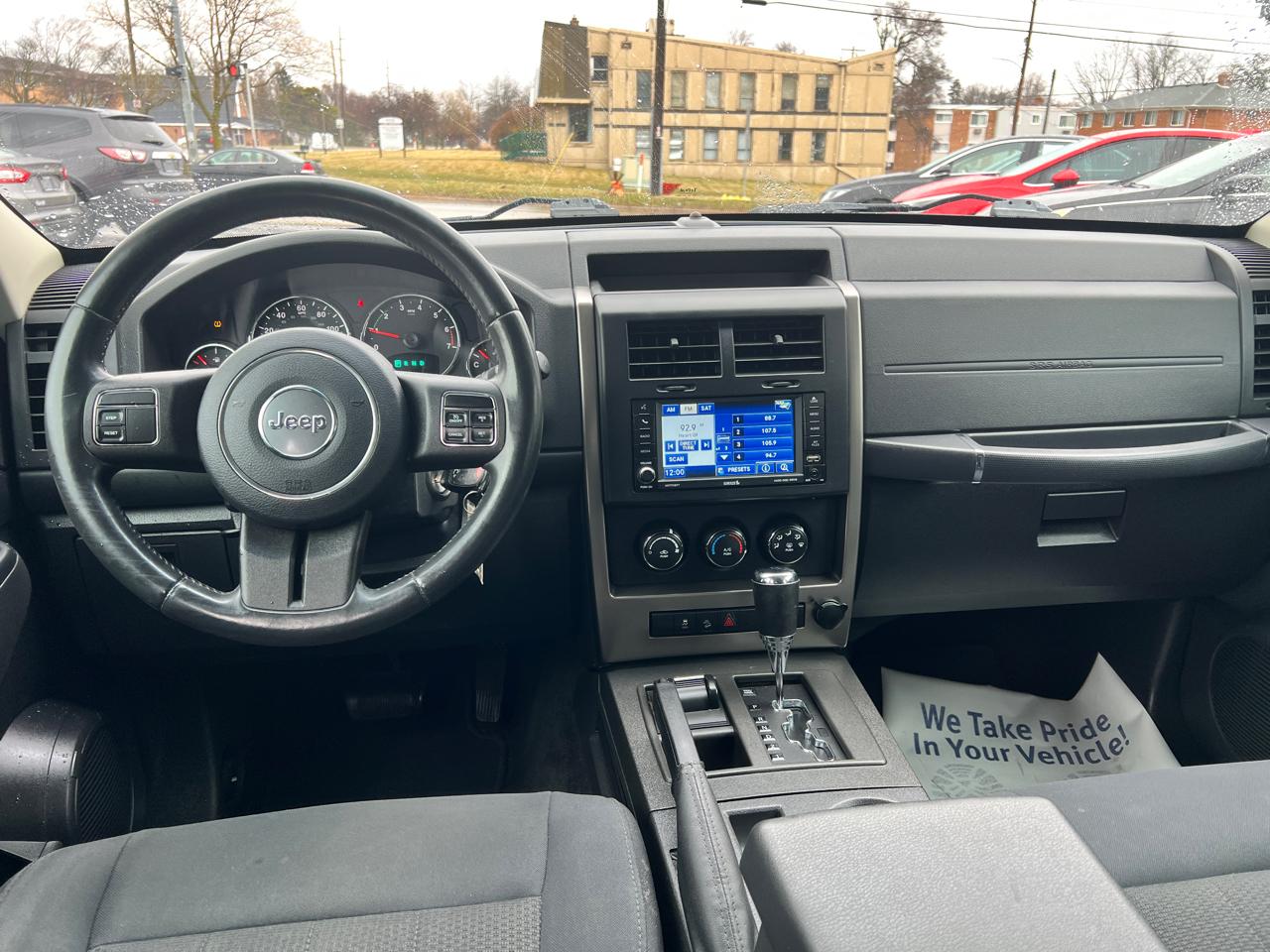 Jeep Liberty 4WD 4dr Sport 2012