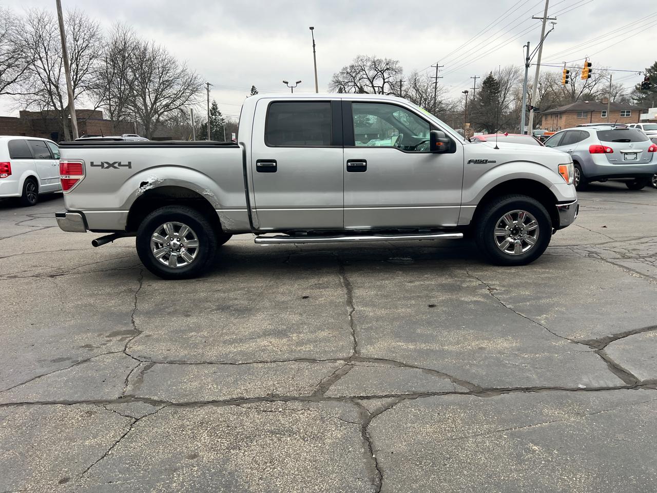 Ford F-150 4WD SuperCrew 145" XLT 2010