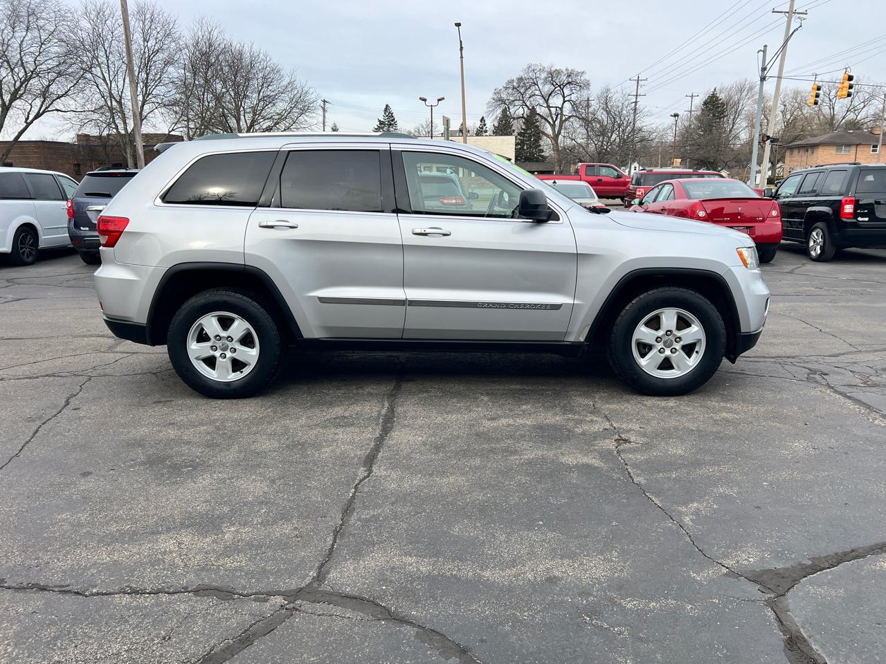 Jeep Grand Cherokee 4WD 4dr Laredo 2011