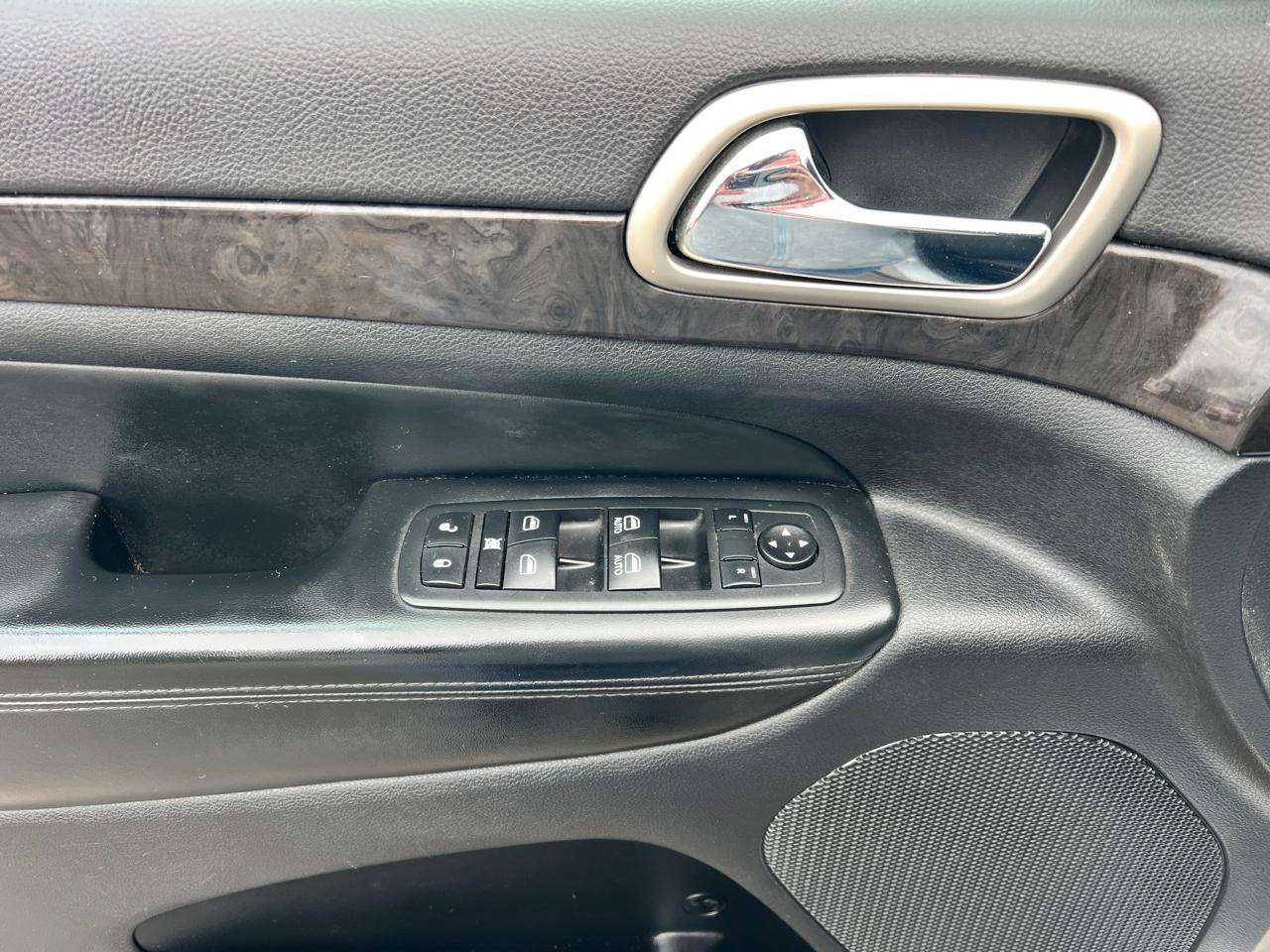 Jeep Grand Cherokee 4WD 4dr Laredo 2011