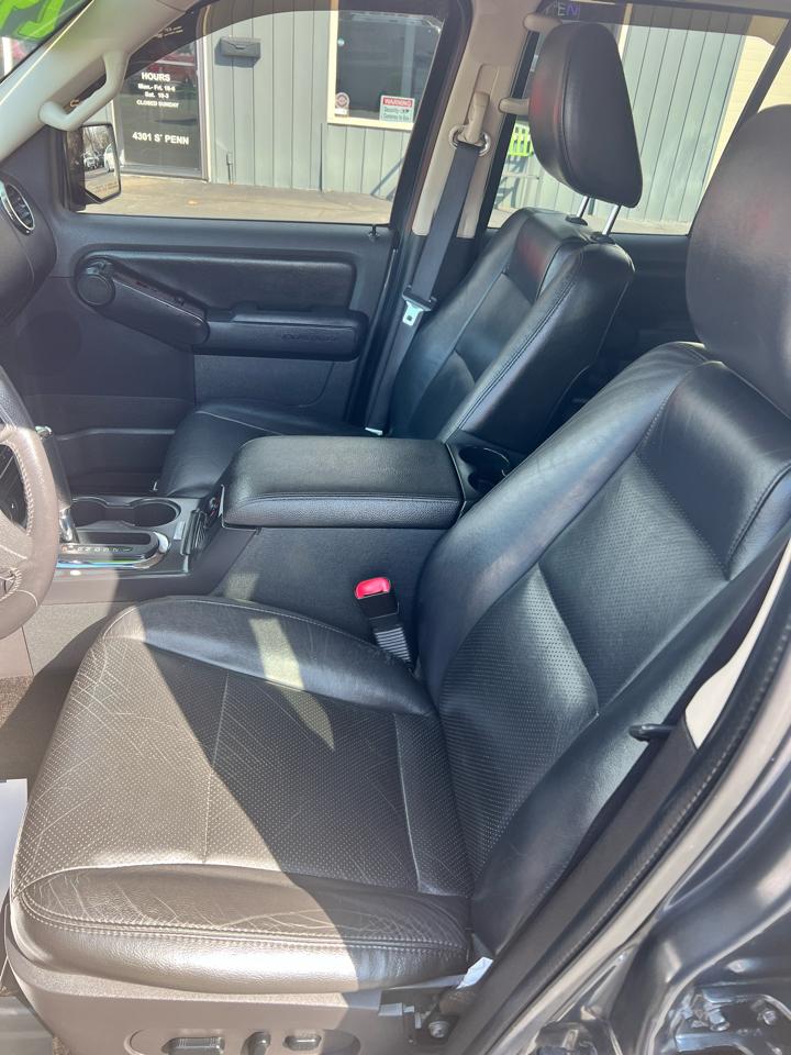 Ford Explorer 4WD 4dr Limited 2010