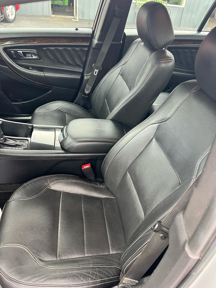 Ford Taurus 4dr Sdn Limited FWD 2015