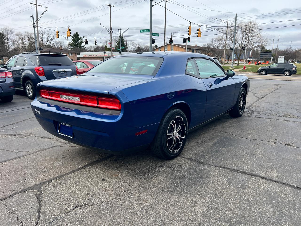 Dodge Challenger 2dr Cpe SE 2010