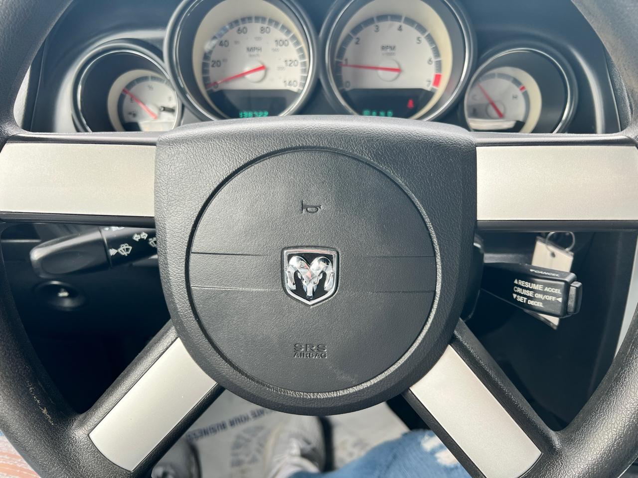 Dodge Challenger 2dr Cpe SE 2010