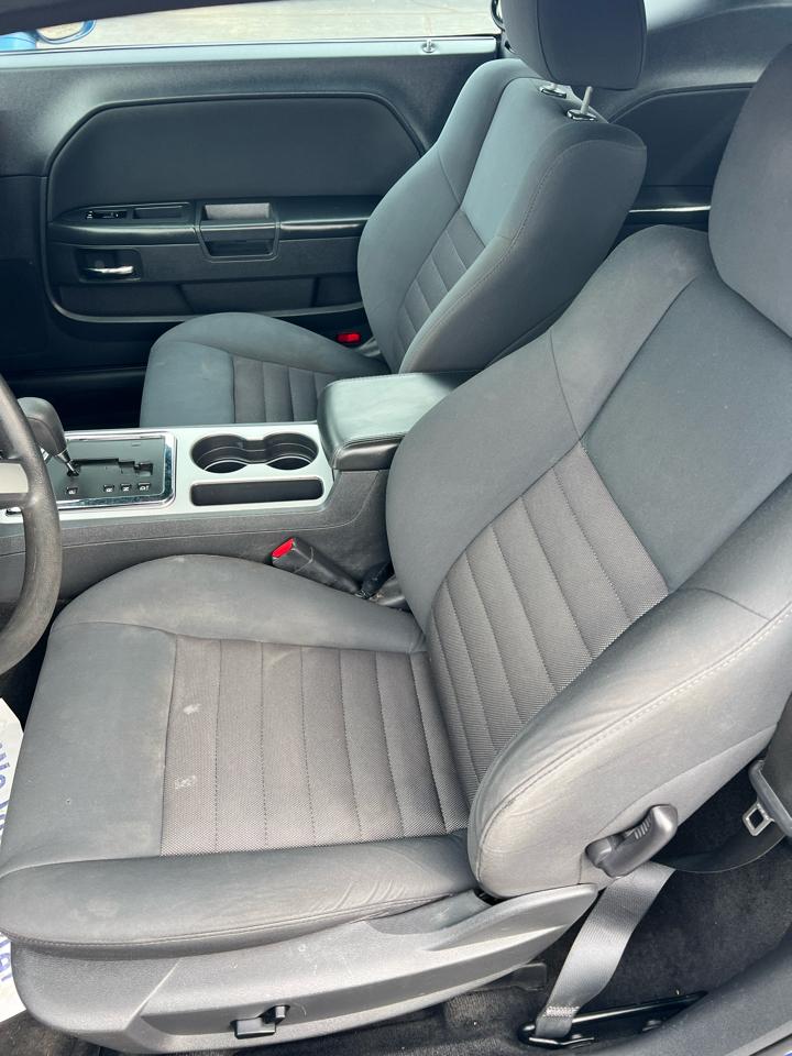 Dodge Challenger 2dr Cpe SE 2010