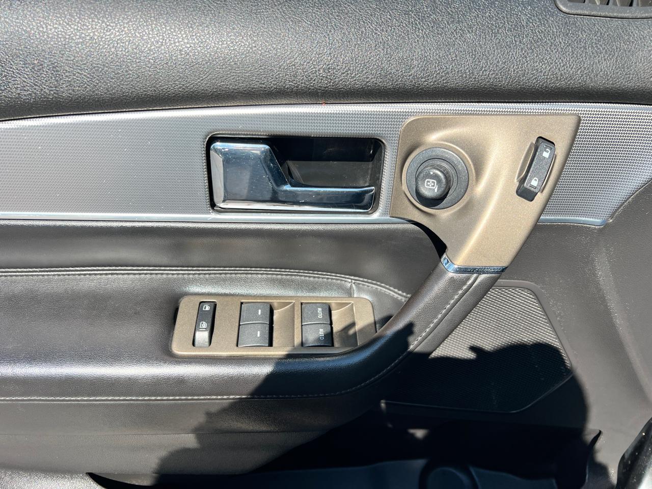 Lincoln MKX AWD 4dr 2011