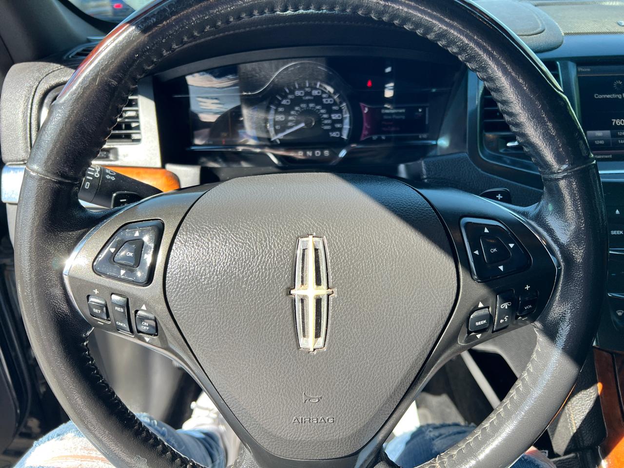 Lincoln MKS 4dr Sdn 3.7L AWD 2013