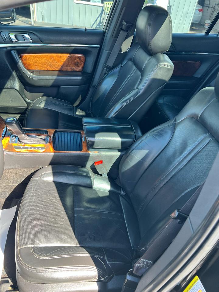 Lincoln MKS 4dr Sdn 3.7L AWD 2013