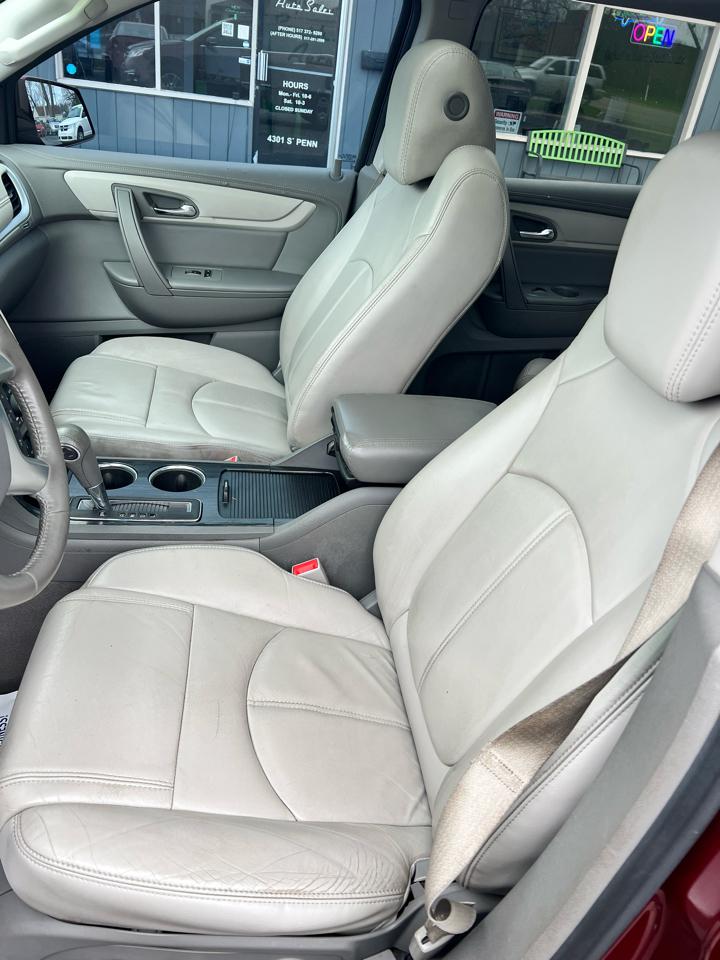 Chevrolet Traverse AWD 4dr LT w/2LT 2016
