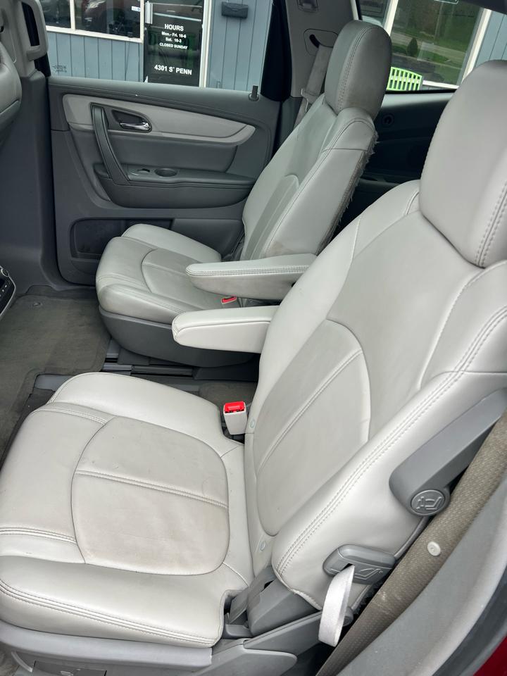 Chevrolet Traverse AWD 4dr LT w/2LT 2016