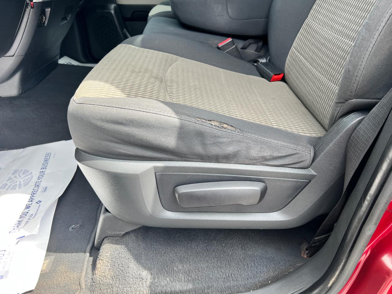 RAM 1500 4WD Quad Cab 140.5" Big Horn 2011