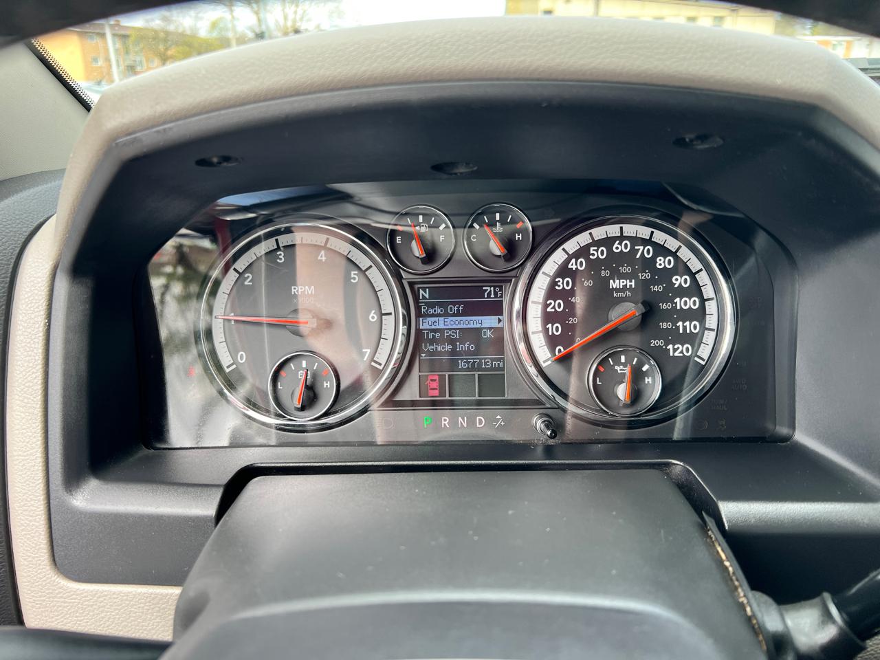 RAM 1500 4WD Quad Cab 140.5" Big Horn 2011