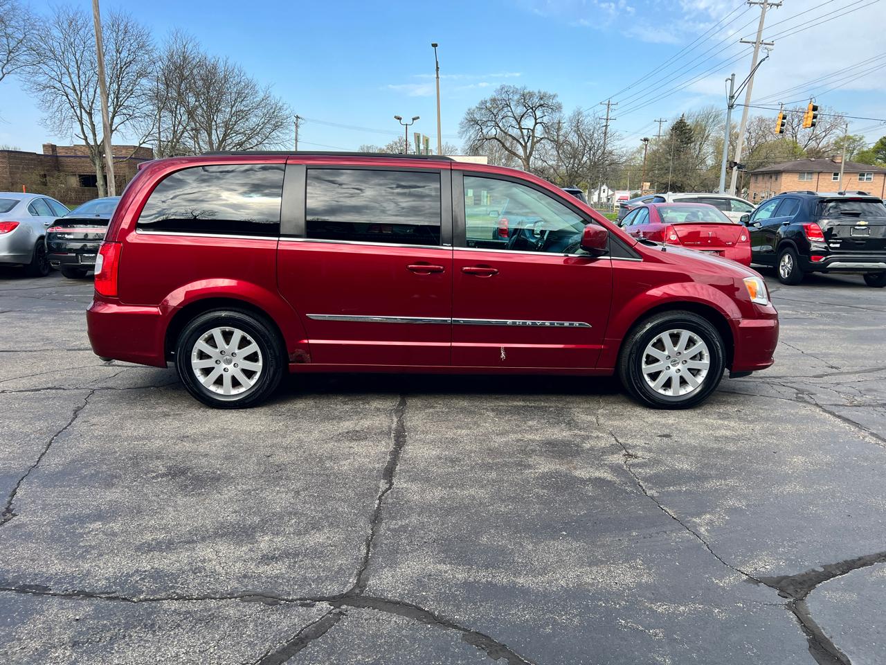 Chrysler Town & Country 4dr Wgn Touring 2013