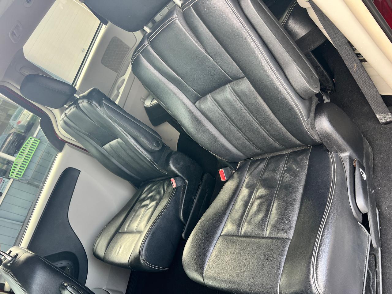 Chrysler Town & Country 4dr Wgn Touring 2013