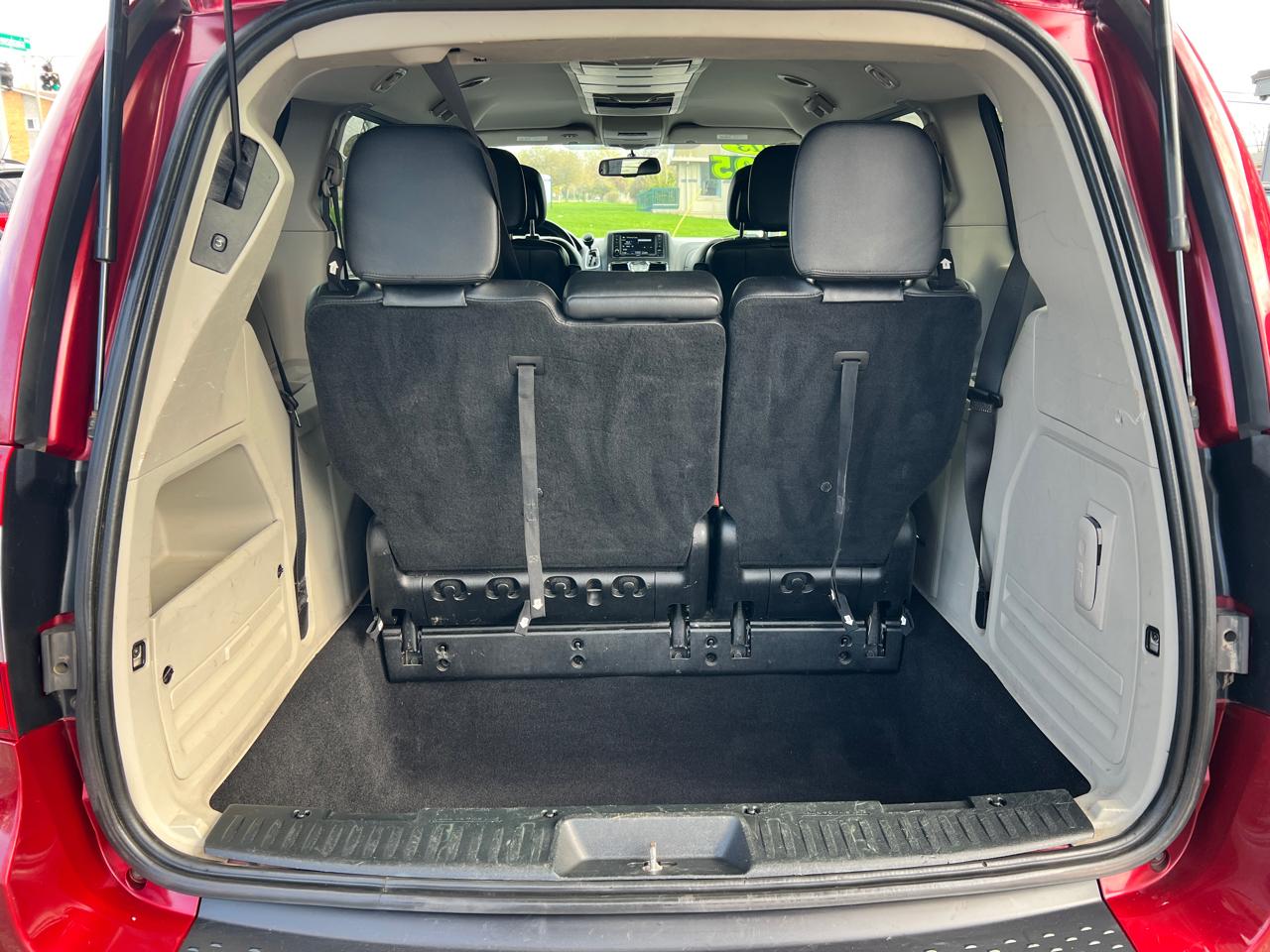 Chrysler Town & Country 4dr Wgn Touring 2013