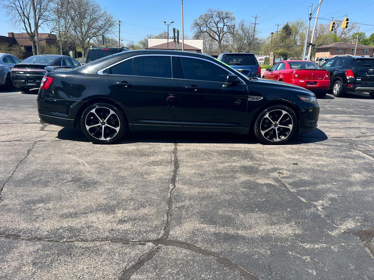 Ford Taurus 4dr Sdn SHO AWD 2014