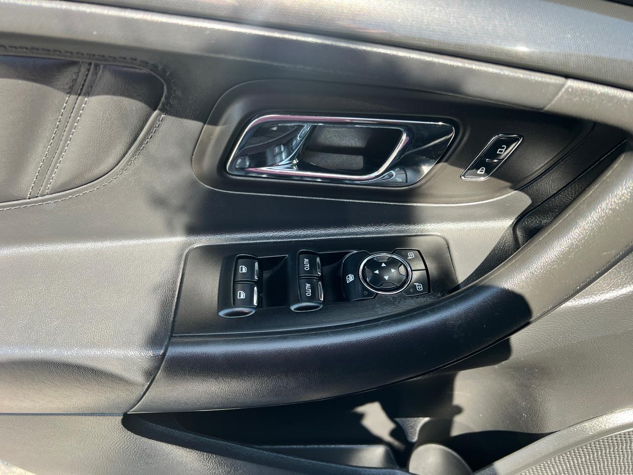 Ford Taurus 4dr Sdn SHO AWD 2014