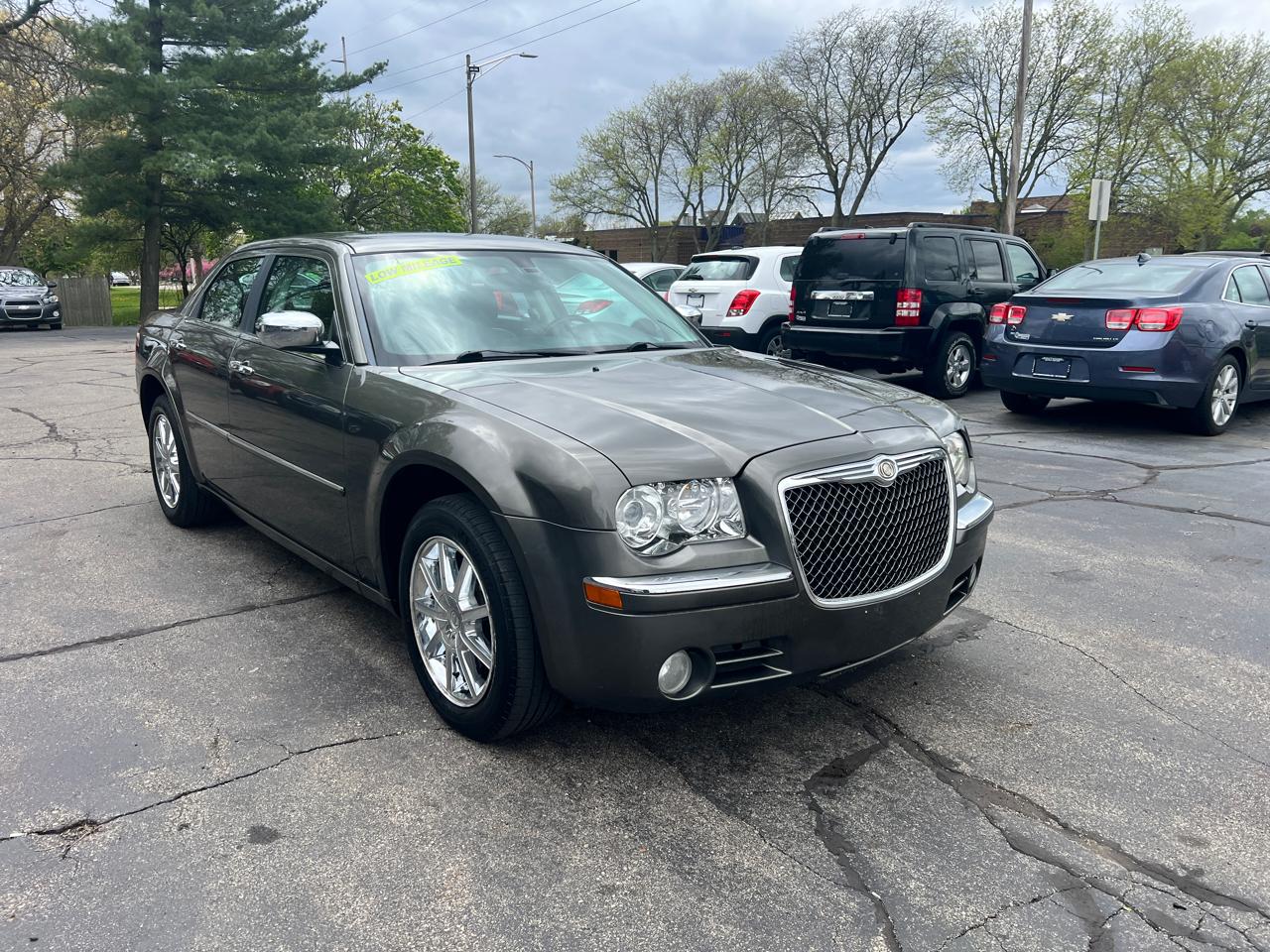 Chrysler 300 4dr Sdn Limited AWD 2010