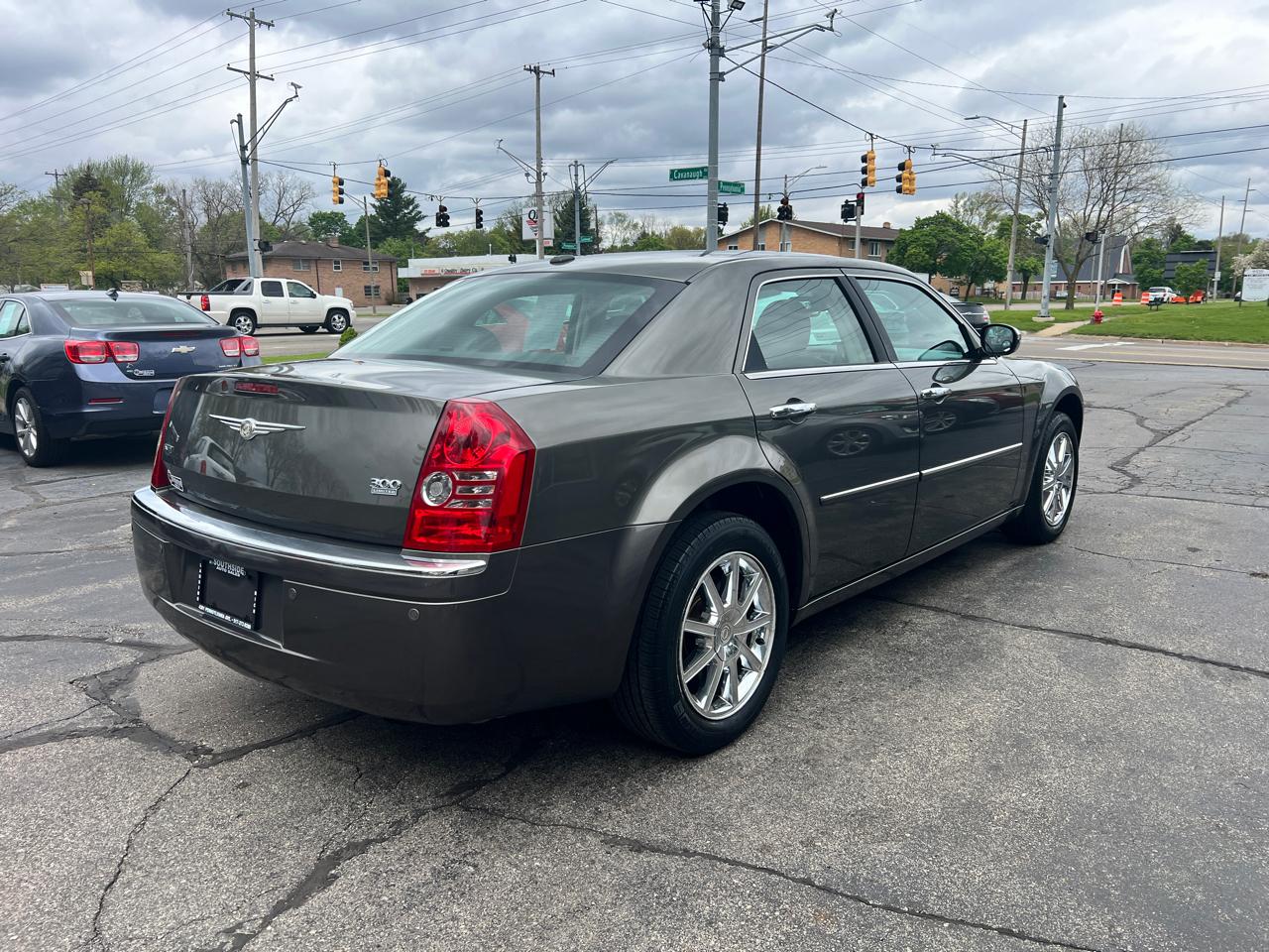 Chrysler 300 4dr Sdn Limited AWD 2010