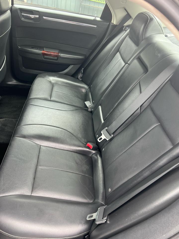 Chrysler 300 4dr Sdn Limited AWD 2010