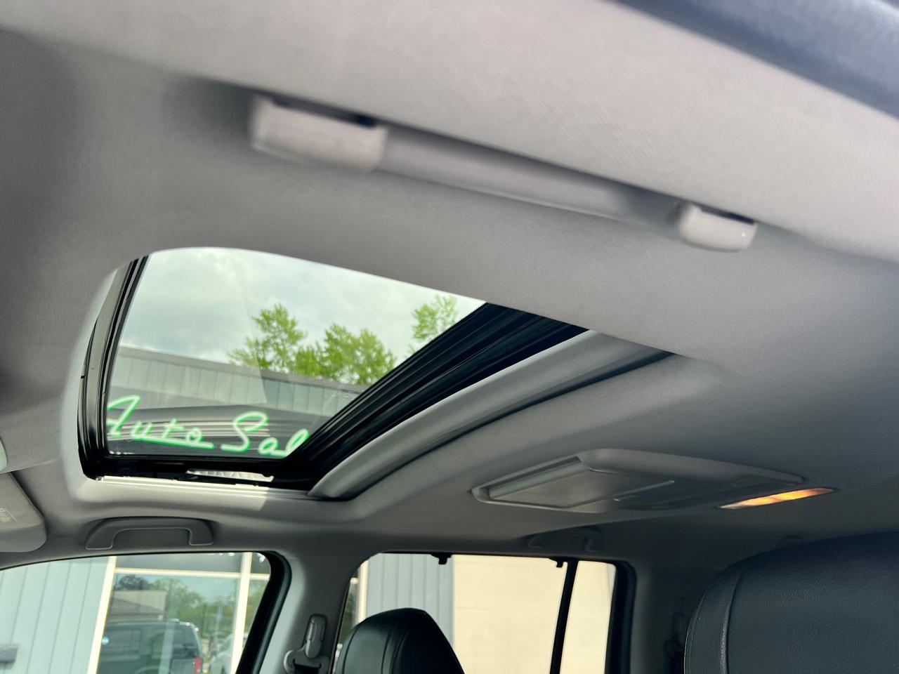 Honda Pilot 4WD 4dr Touring w/RES & Navi 2012