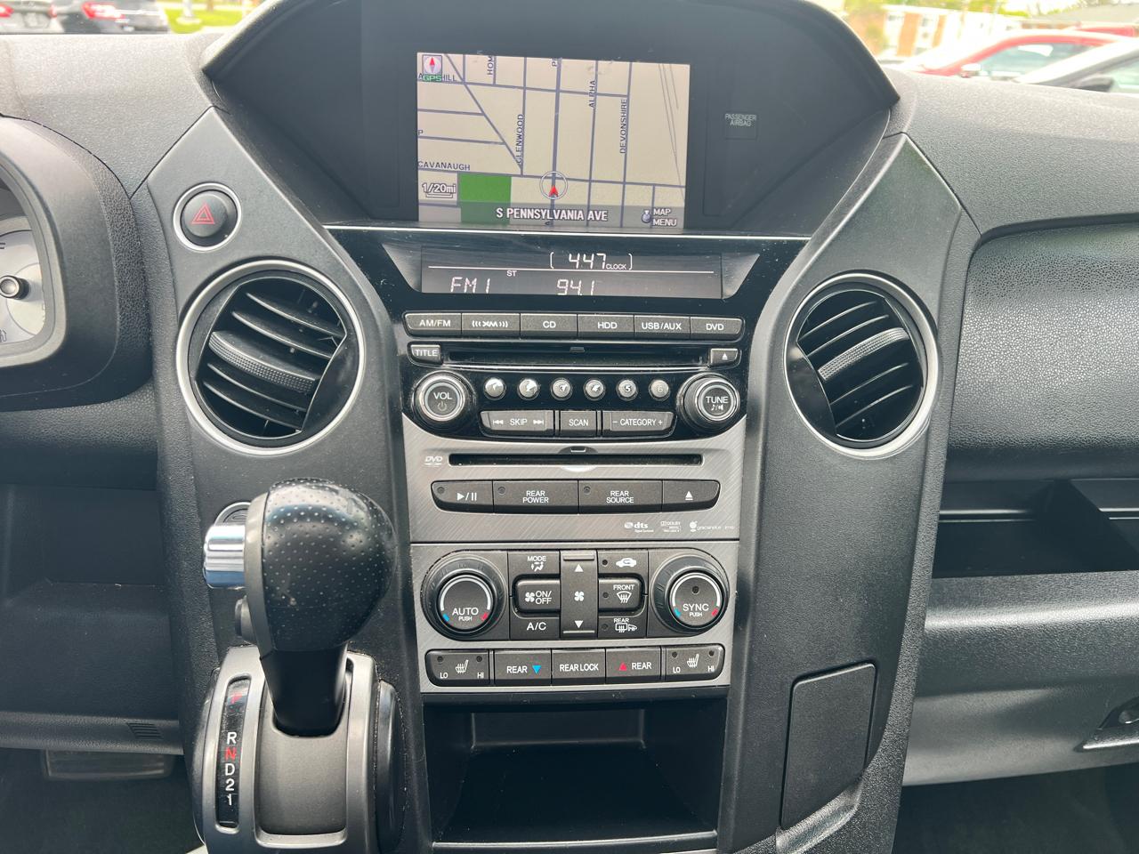 Honda Pilot 4WD 4dr Touring w/RES & Navi 2012