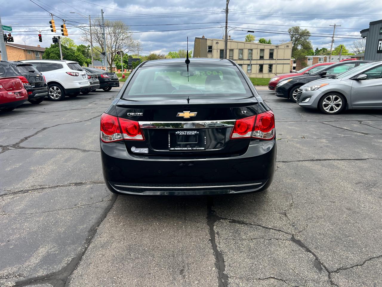 Chevrolet Cruze 4dr Sdn LT w/1LT 2011