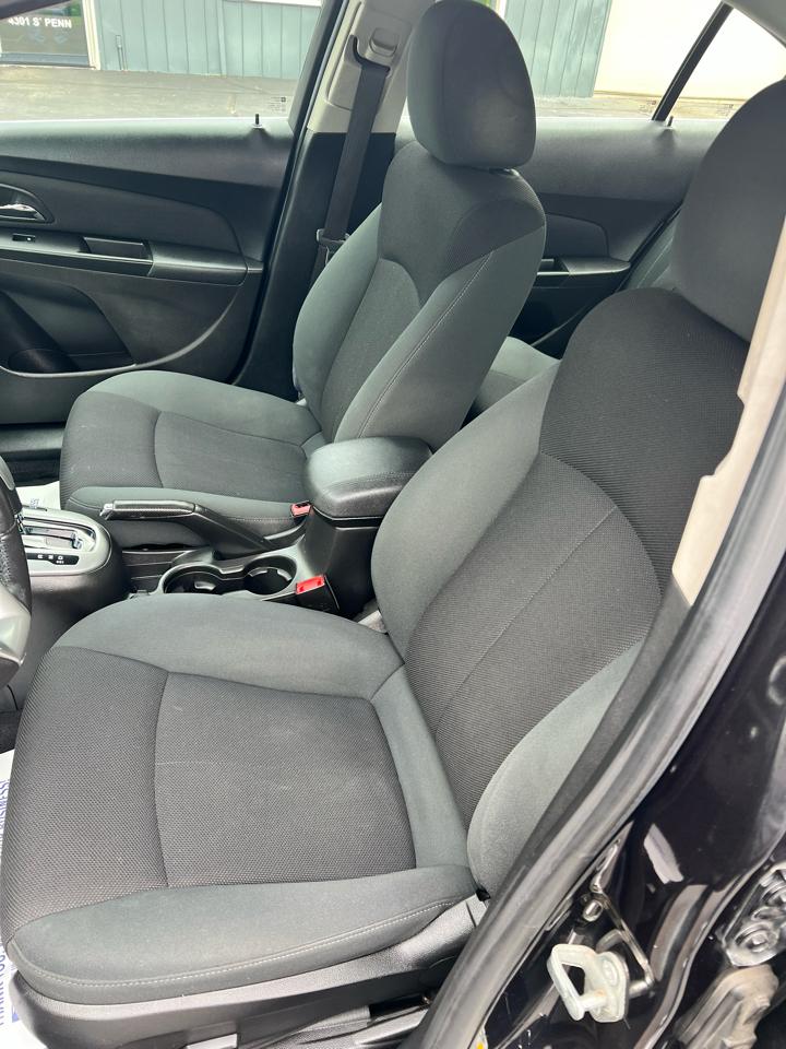 Chevrolet Cruze 4dr Sdn LT w/1LT 2011
