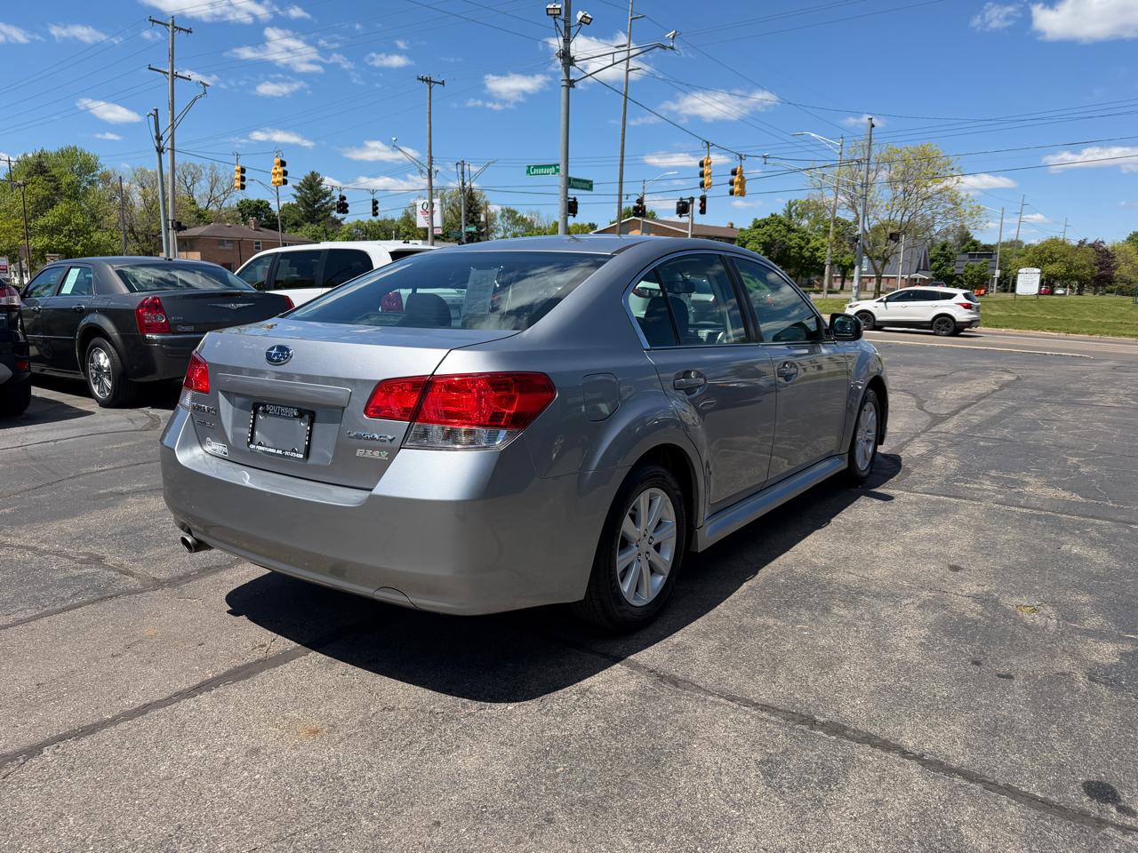 Subaru Legacy 4dr Sdn H4 Auto 2.5i Prem AWP 2011