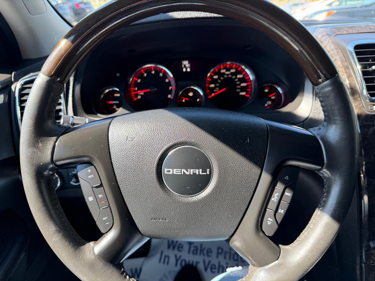 GMC Acadia FWD 4dr Denali 2012