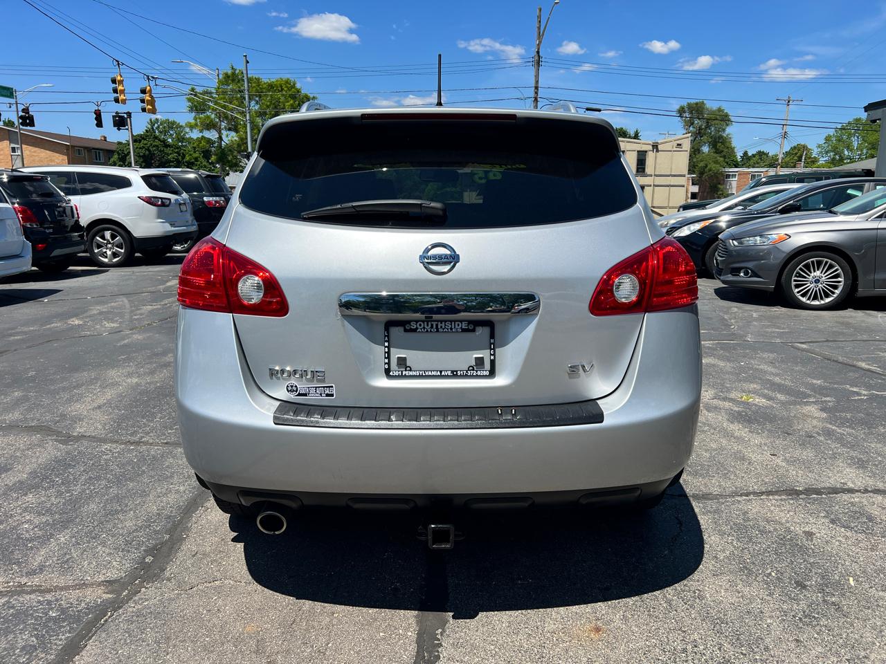 Nissan Rogue FWD 4dr SV 2012