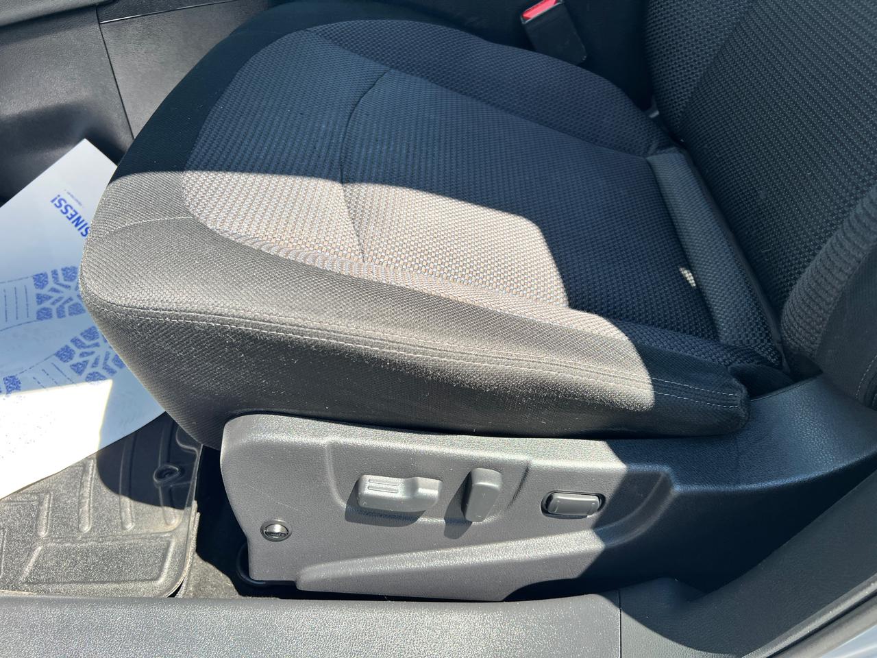 Nissan Rogue FWD 4dr SV 2012