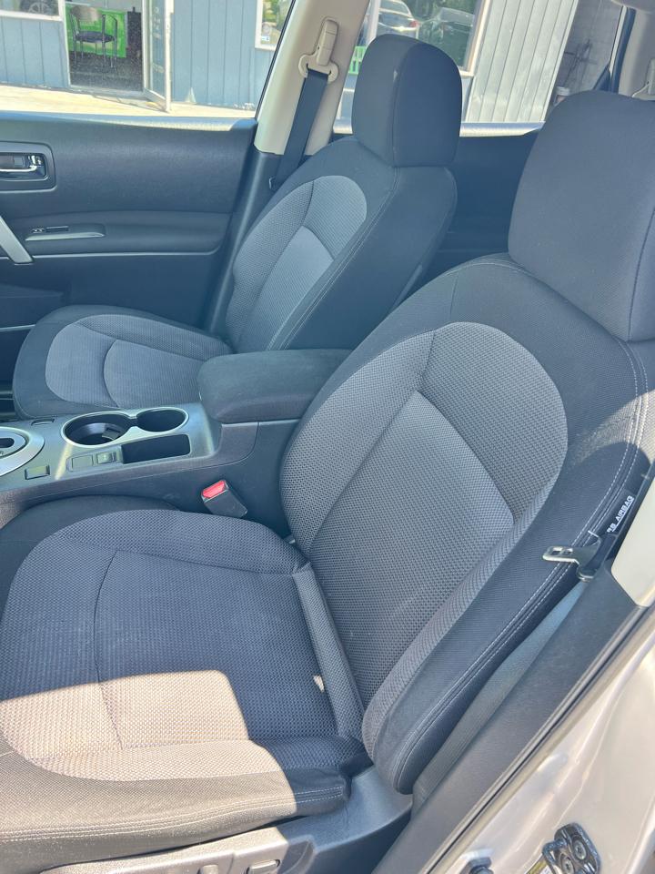 Nissan Rogue FWD 4dr SV 2012