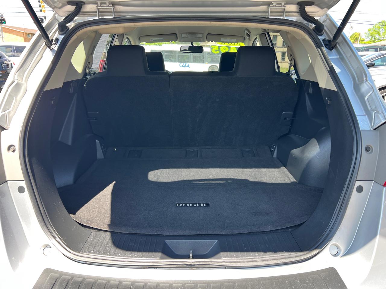 Nissan Rogue FWD 4dr SV 2012