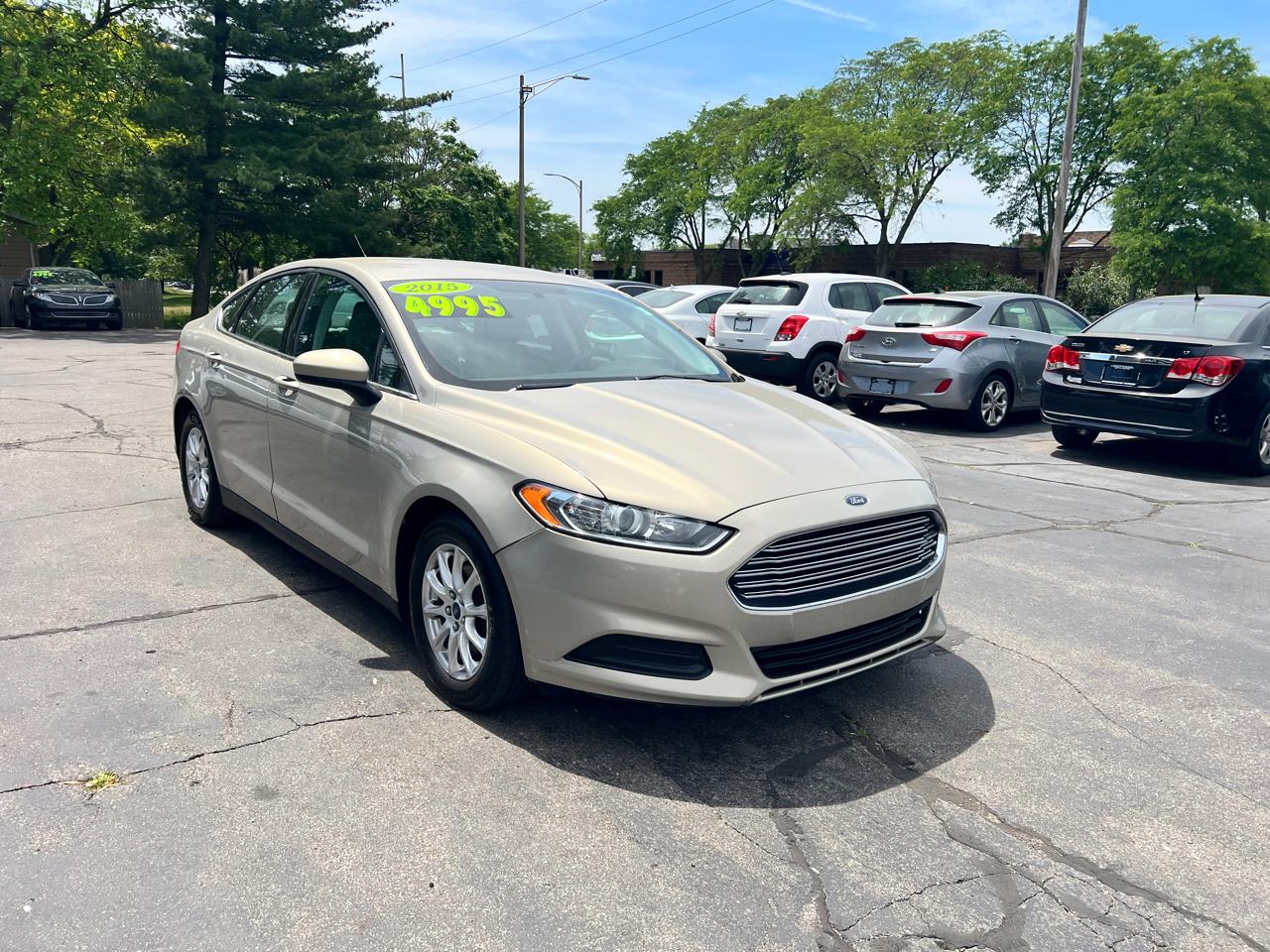 Ford Fusion 4dr Sdn S FWD 2015