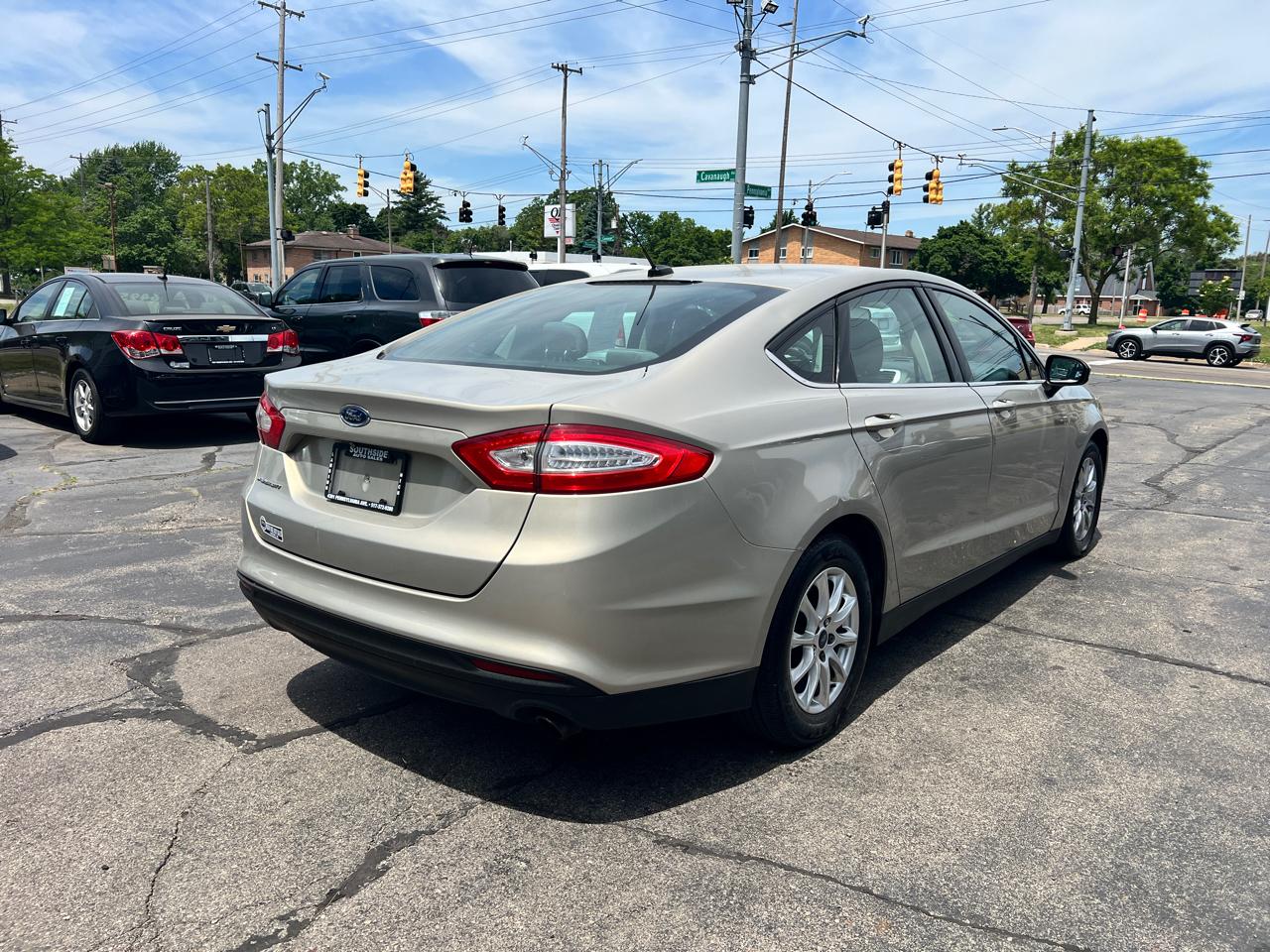 Ford Fusion 4dr Sdn S FWD 2015