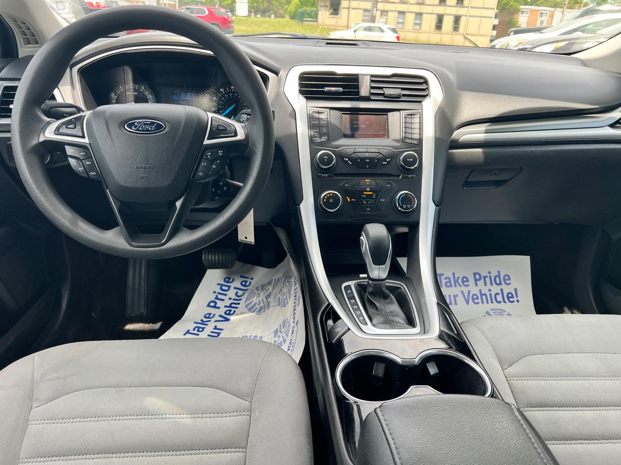Ford Fusion 4dr Sdn S FWD 2015