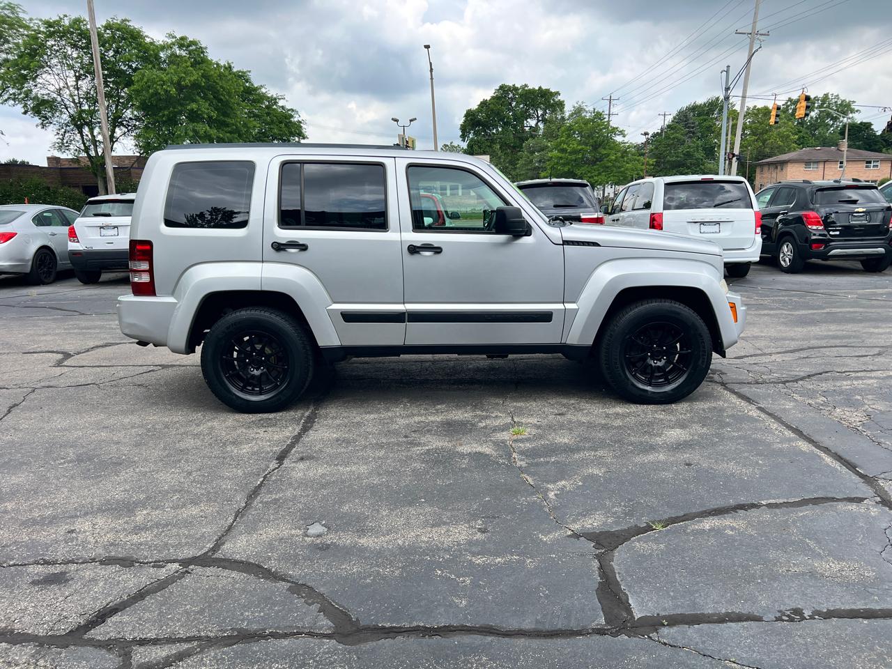 Jeep Liberty 4WD 4dr Sport 2011