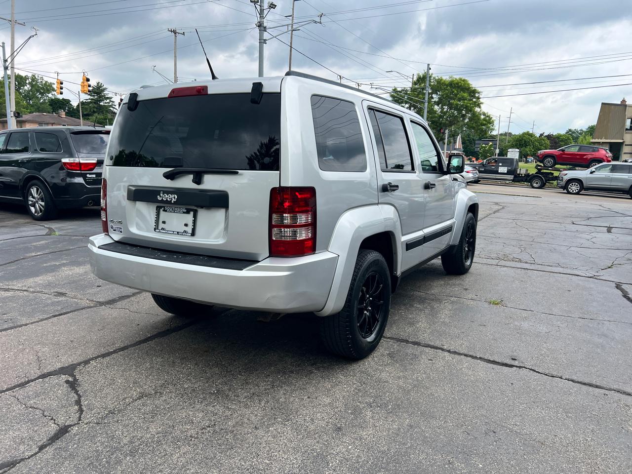 Jeep Liberty 4WD 4dr Sport 2011