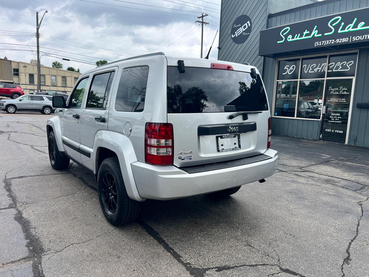 Jeep Liberty 4WD 4dr Sport 2011