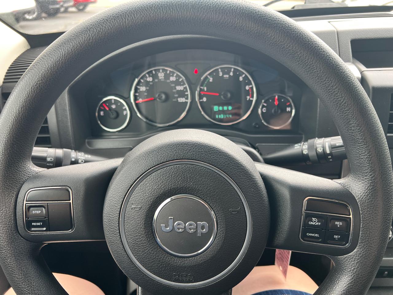 Jeep Liberty 4WD 4dr Sport 2011