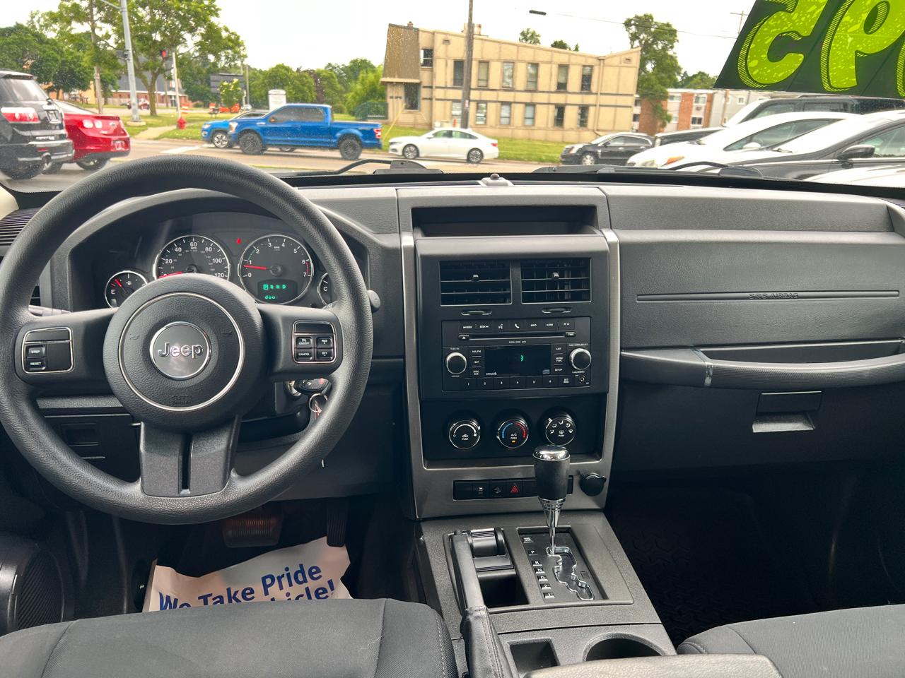 Jeep Liberty 4WD 4dr Sport 2011
