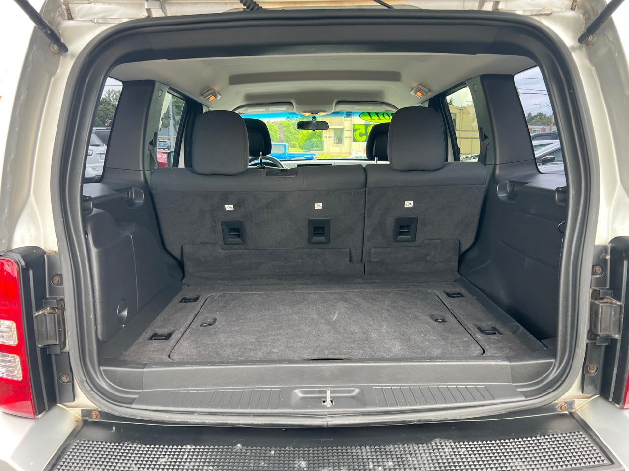 Jeep Liberty 4WD 4dr Sport 2011