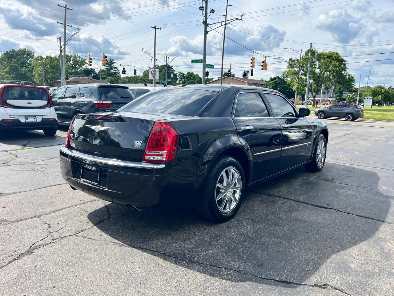 Chrysler 300 4dr Sdn 300C AWD 2010