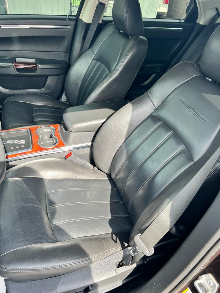 Chrysler 300 4dr Sdn 300C AWD 2010