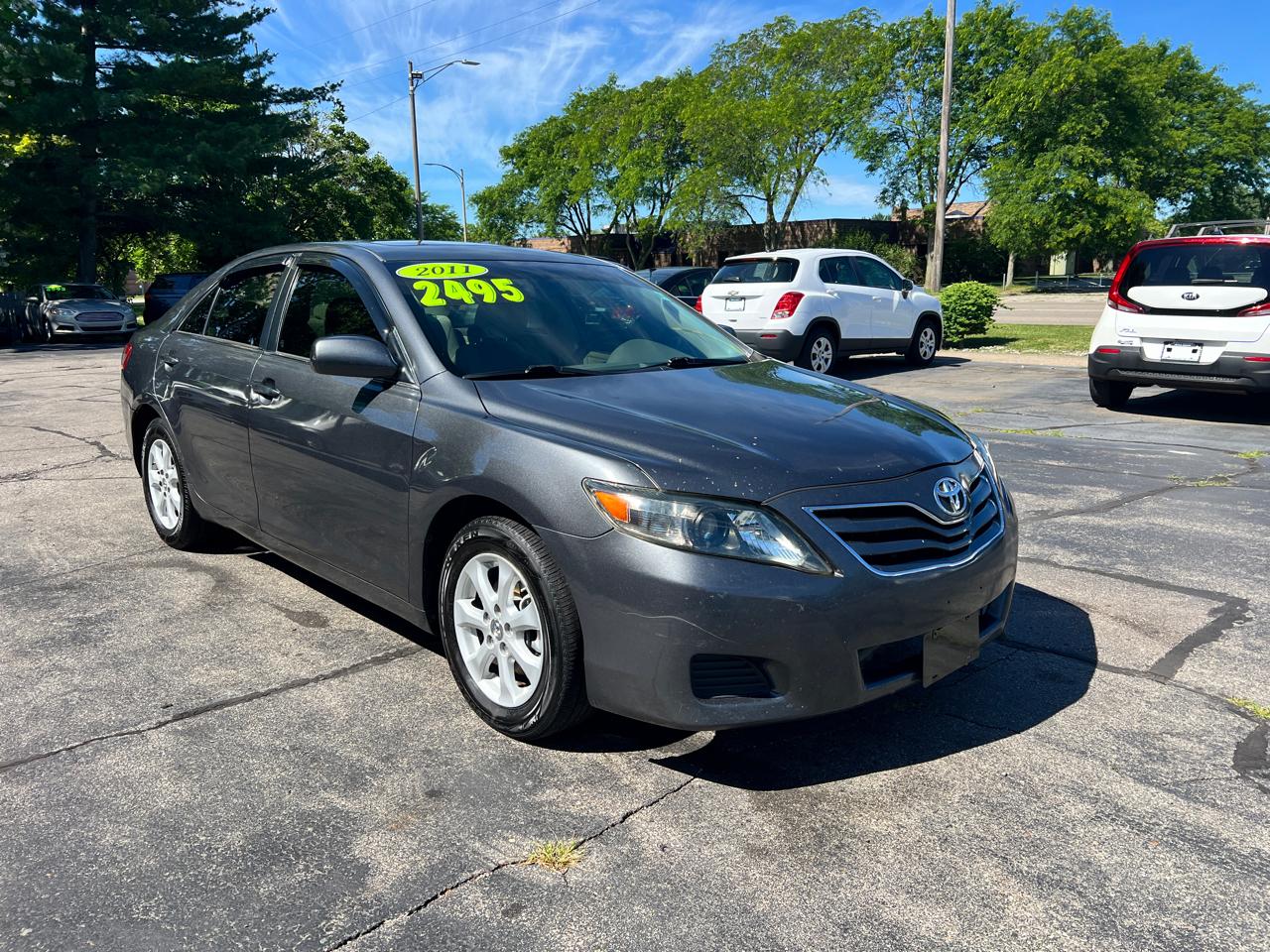 Toyota Camry 4dr Sdn LE Auto (Natl) 2011