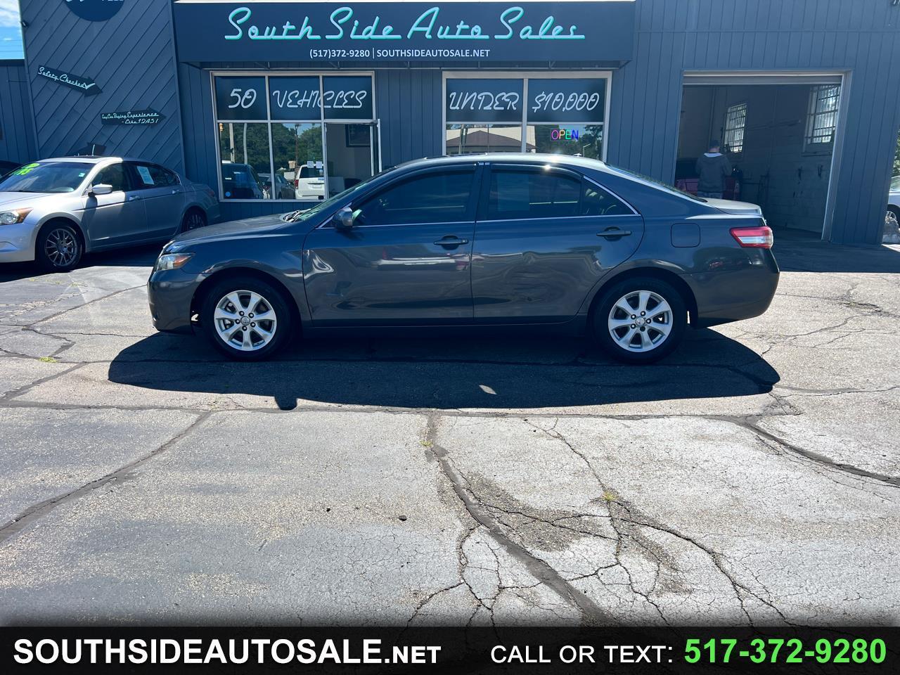 Toyota Camry 4dr Sdn LE Auto (Natl) 2011