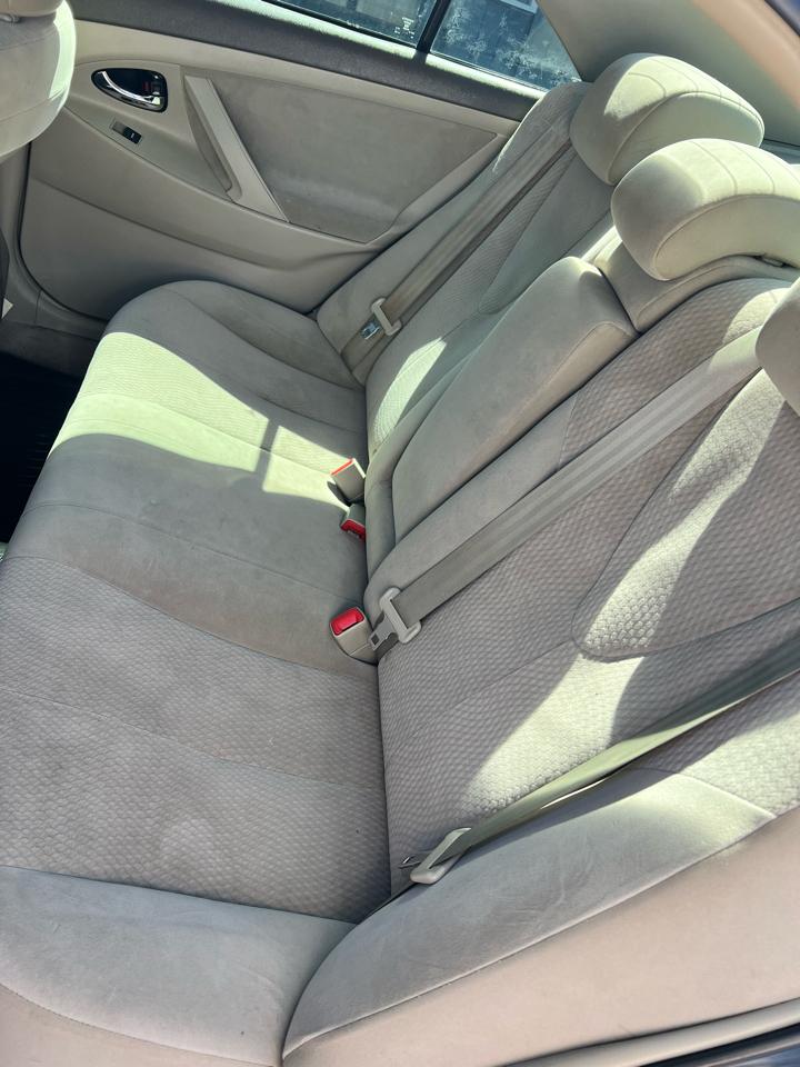 Toyota Camry 4dr Sdn LE Auto (Natl) 2011