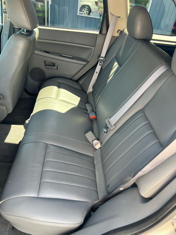 Jeep Grand Cherokee 4dr Laredo 4WD 2006