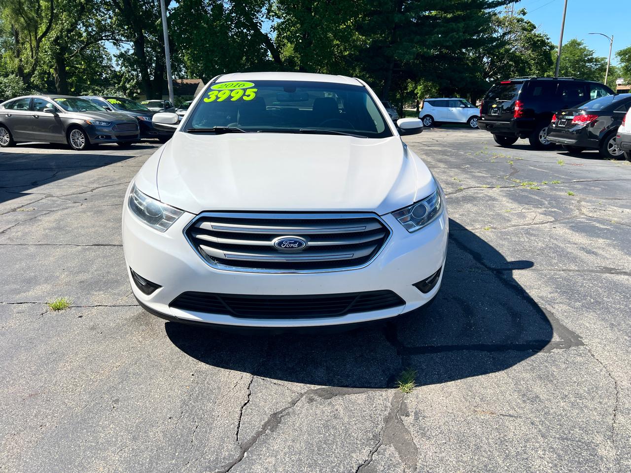 Ford Taurus 4dr Sdn SEL FWD 2016